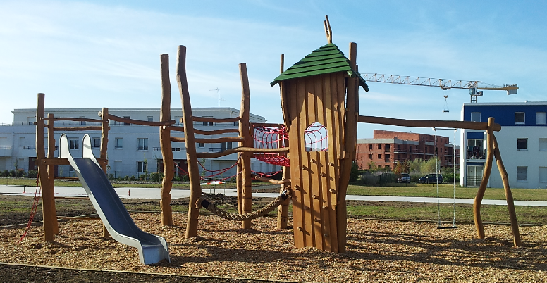 Structure de jeux en poteaux de robinier - Très durable et adaptée à l'extérieur - Conforme EN 1176_0