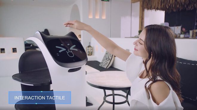 Robot serveur au déplacement fluide et sécurisé