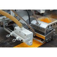 AC-SPTC-I/II - Machine de marquage routier - ACE - Poids 248 kg - Système avancé de conduite et distributeur automatique de billes de verre_3