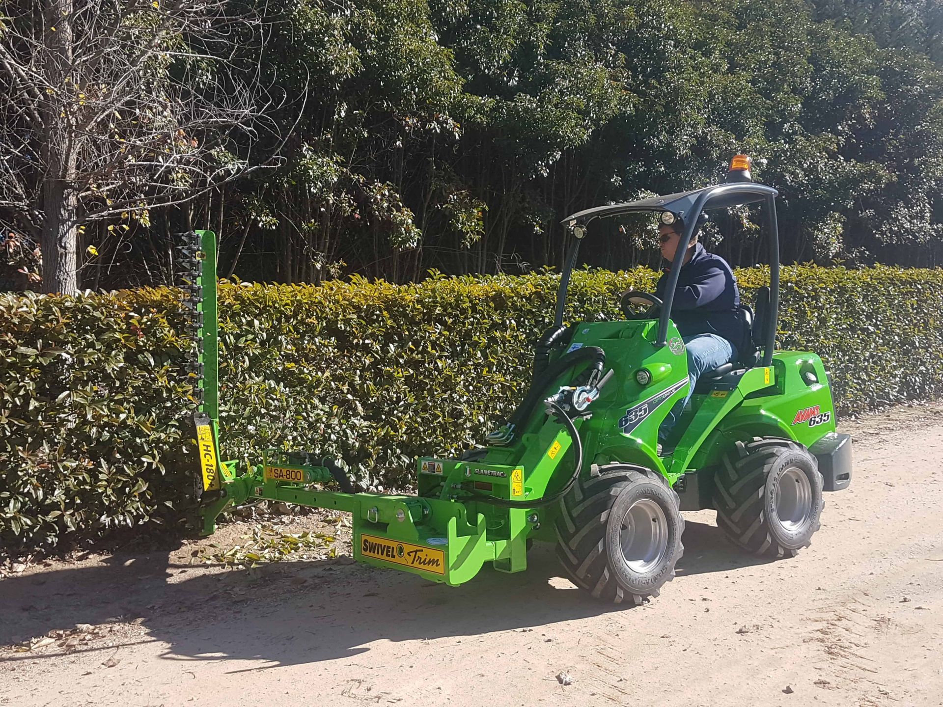 Outil de taillage aux couteaux avec très peu de vibrations