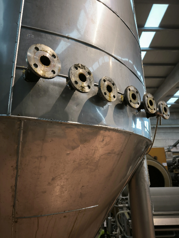 Cuve verticale en acier inoxydable de 14300 litres, calorifugée et avec agitation - référence : c13627_3