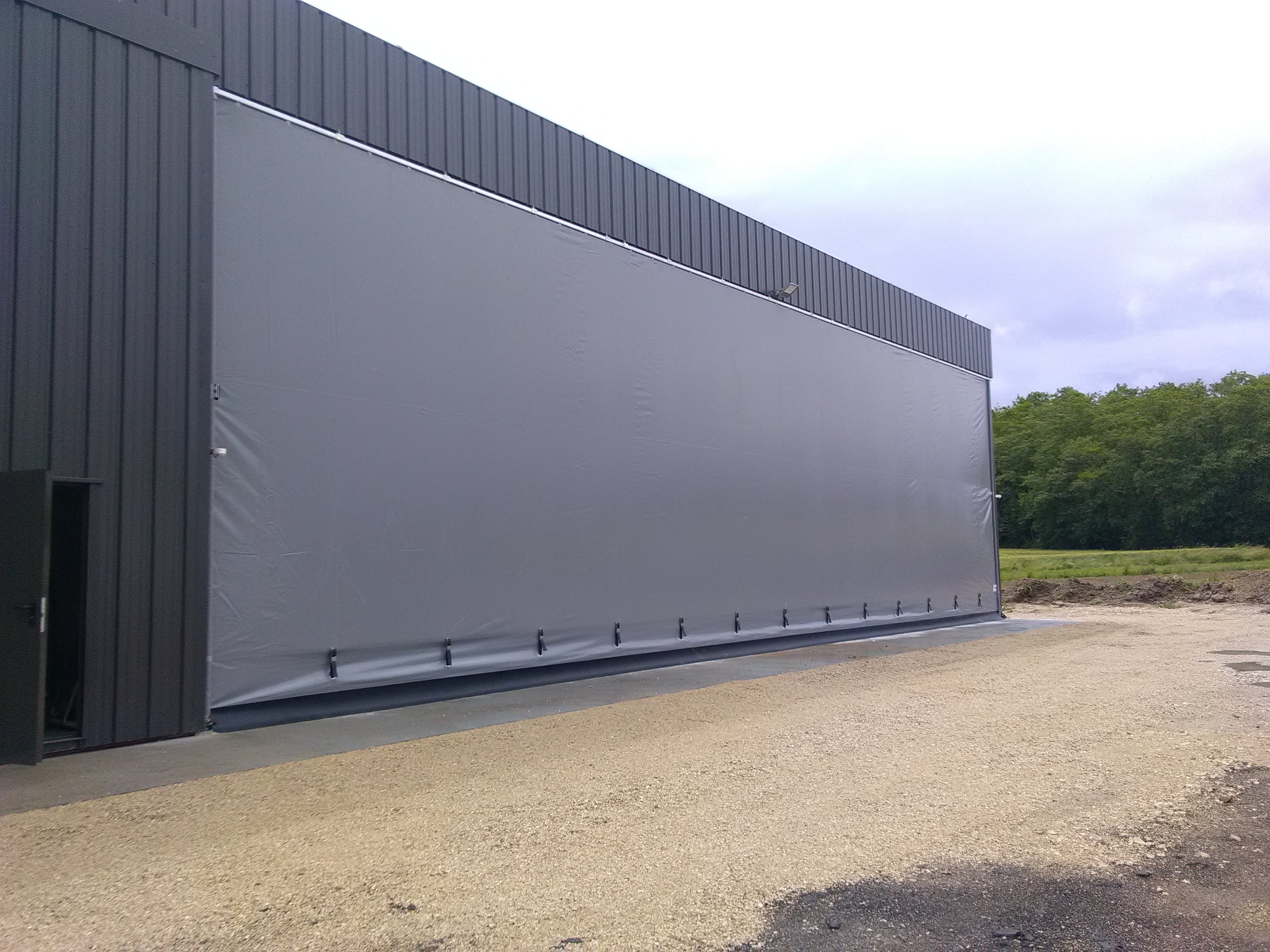 Filet coupe-vent pour bâtiments agricoles sur mesure