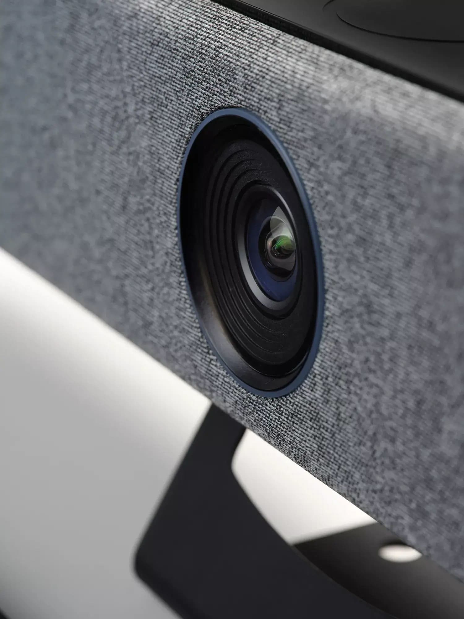 Barre de visioconférence BARCO - ClickShare Bar Core avec caméra 4K UHD, micro et haut-parleurs intégrés_3