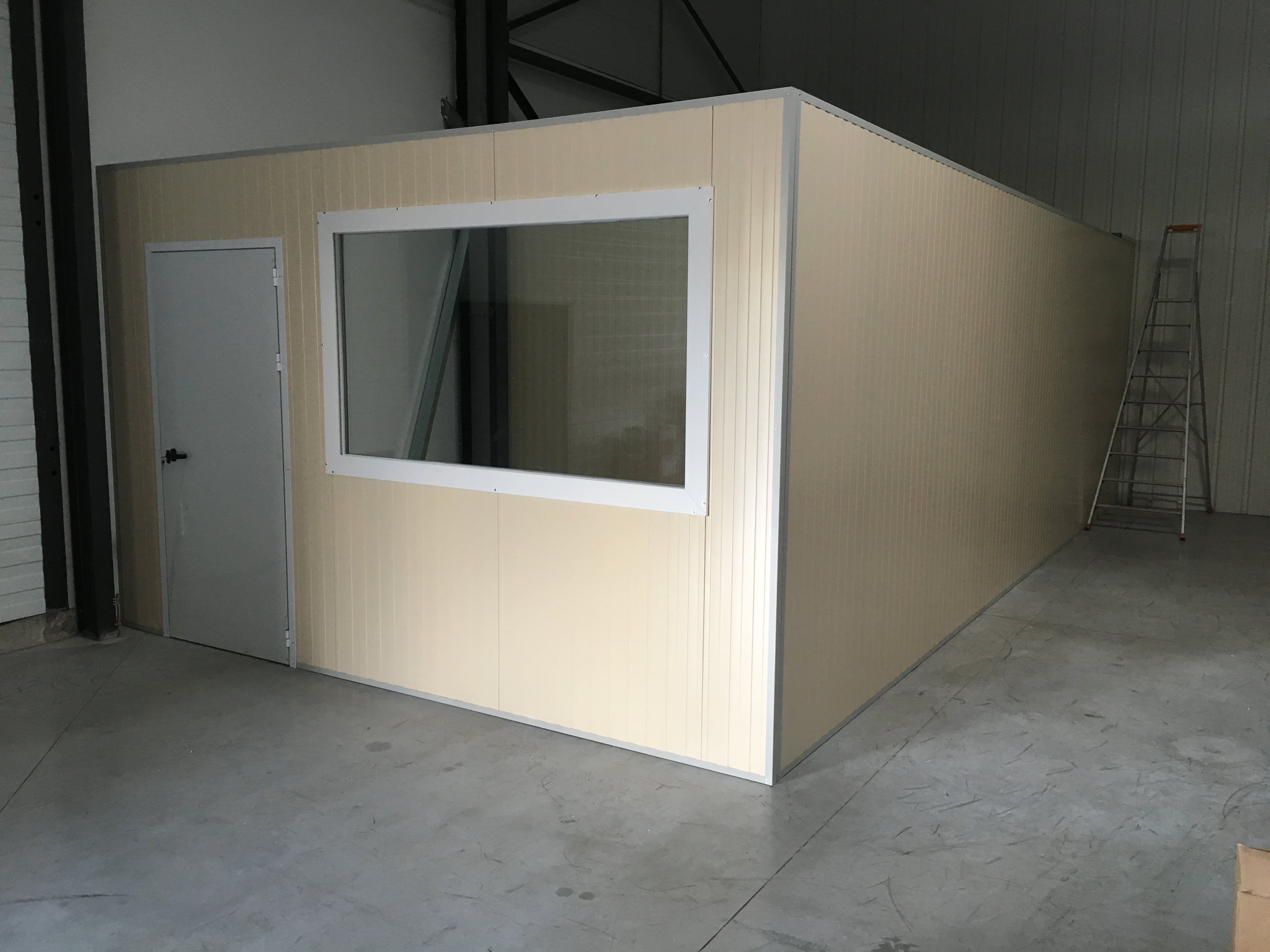 Construction modulaire ARMODULE - Bureaux, salles de réunion, vestiaires transportables et superposables_3