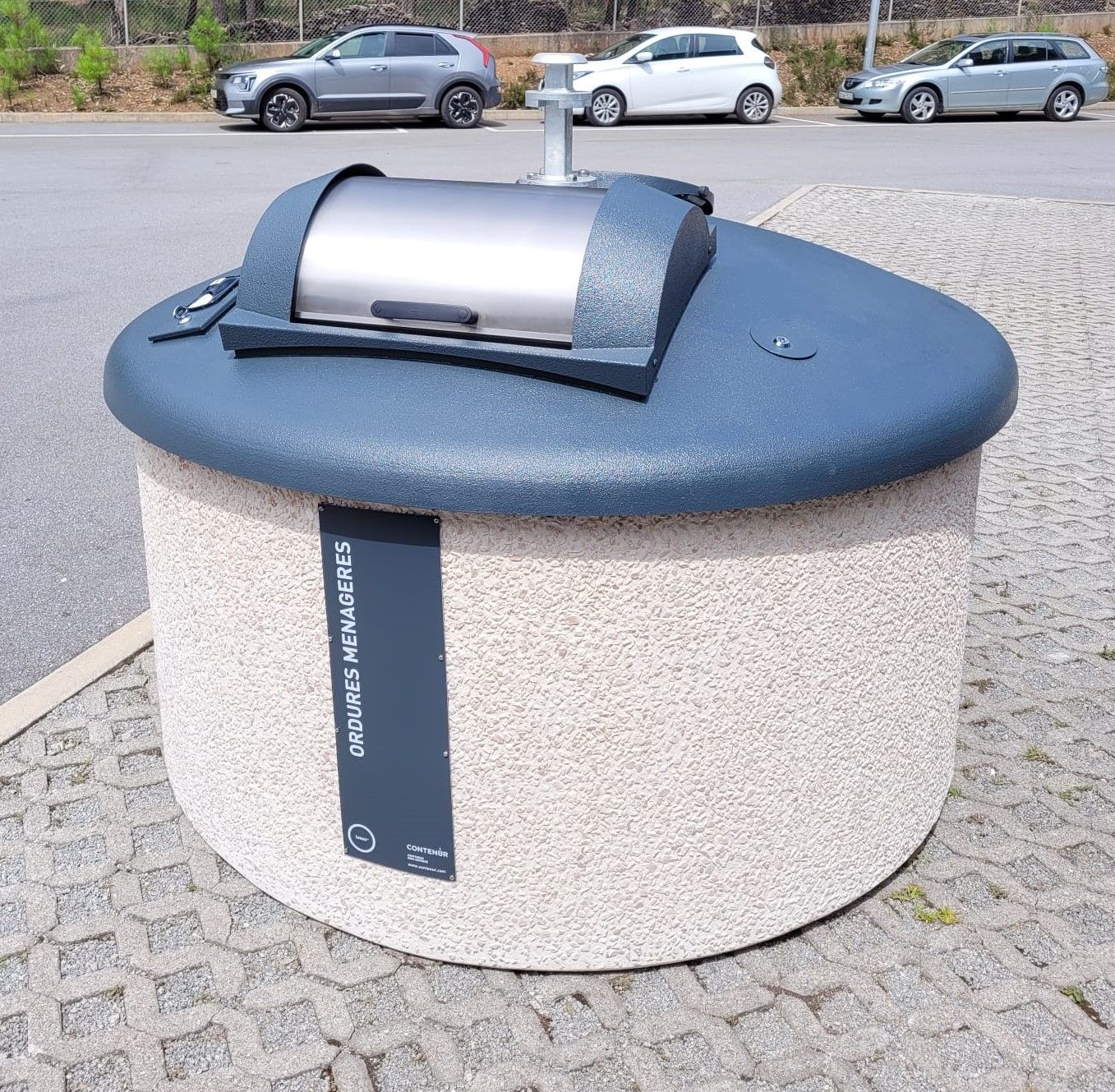 Cuve semi-enterrée robuste pour gestion des déchets