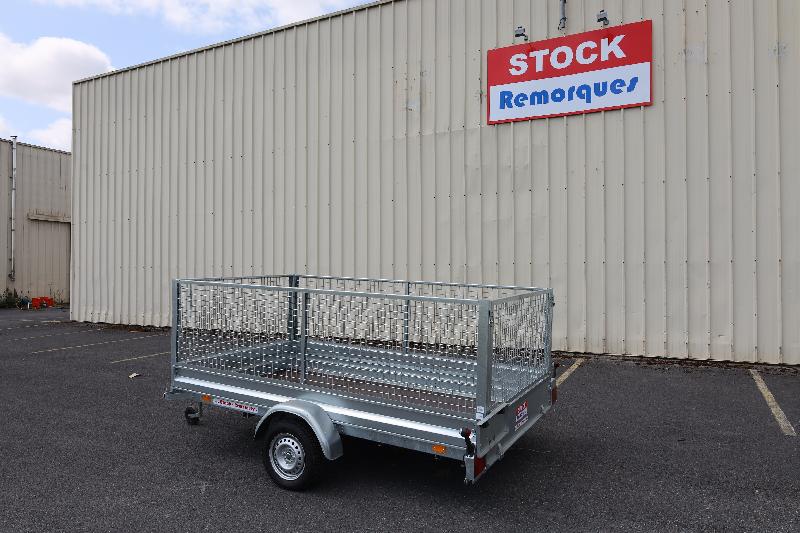 Plateau basculant avec ridelle et grillage 3m06x1m66_3