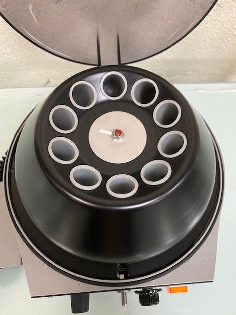 Centrifugeuse d'occasion pour laboratoire pharmaceutique jouan bb vvv - p2209-1886_3