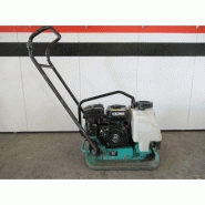 Plaque vibrante avec mécanisme anti-vibration performant