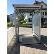 Monte-charges sécurisé avec portes palières et cabine intégrée