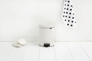 Poubelle à pédale newIcon Brabantia - 5 litres - White - XS volume, couvercle soft-close, pédale légère_3