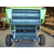 Presse à balles pour tiges de maïs et paille compacte