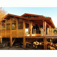 Maison à ossature en bois à demi-niveaux emma / toit double pente