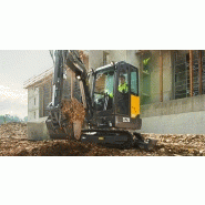 Pelle Volvo EC27D adaptée aux terrains variés et exigences élevées