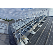 Plateforme et passerelle sur mesure - Solutions d'accès et de travail en hauteur sécurisées_3