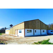 Bâtiment pour chèvres modulaire et durable en bois - Sur mesure selon vos besoins agricoles - ROINE_3