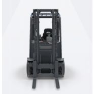 Chariot élévateur Fenwick conçu pour une manutention précise et sécurisée