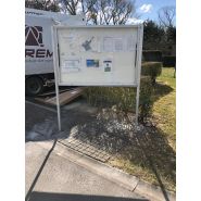 Vitrine intérieure - large gamme pour entreprises - différentes formes et conceptions_3