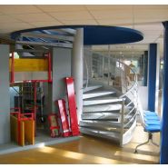 Escalier hélicoïdal Ysoman - Ysofer Esca - passage 1UP ou 2UP avec marches vissées et finitions personnalisées_3