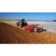 Déchaumeur Ovlac pour travail profond jusqu'à 40 cm de profondeur