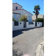 Clôture métallique BB Metal Creation avec fixation par visserie