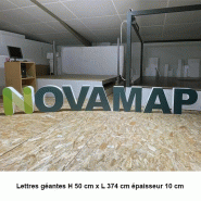 Enseigne logo Plexiglas translucide avec dos adhésif_3