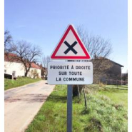 Panneau de signalisation AB1 - Priorité à droite - Histoire et caractéristiques_3