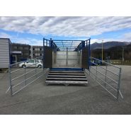 Bétaillère 2 essieux avec options de barrières extérieures pivotantes ou coulissantes