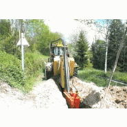 Trancheuse UNAC 300P robuste et performante pour conditions extrêmes de chantier