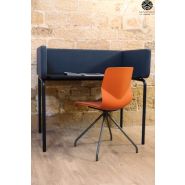 Four us Worx - Bureau open space compact design - Bois de pin, isorel, cloisons 3 pans intégrées_3
