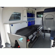 Ambulance d'occasion avec brancard et gyrophares