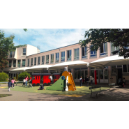 Préau d'école écologique et recyclable - KOMAN Groupe_3