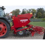 Planteuse GL 32 F avec socs sillonneurs et disques de recouvrement