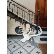 Fauteuil monte-escalier Vimec Capri - repose-pieds antidérapants, pour escaliers tournants - design sûr et esthétique_3