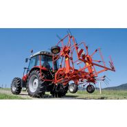 Faneuse compacte GF 1002 avec repliage hydraulique pour transport sécurisé