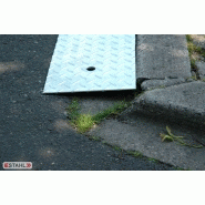 Rampe en acier de 45 kg pour bord de trottoir