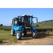 Tracteur enjambeur Bobard avec direction hydrostatique et suspension