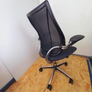 Fauteuil de bureau ergonomique Humanscale Liberty Task d'occasion - Design par Niels Diffrient_3