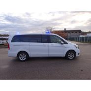 Vue arrière de la Mercedes-benz classe V aménagée ambulance