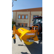 Tracteur de balayeuse de route monté à l'avant - hydraulique avec brosses en plastique robustes et options de balayeuse latérale et arrosage_3