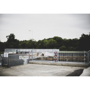 Garde-corps fixe pour déchèterie - protection antichute conforme NF P01-012 et arrêté 2710 - fabrication française