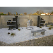 Jardins du souvenir - Les Stèles - Stèle Cassiopée en granit massif avec gravure personnalisée_3