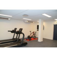 Plafonnier LED NOVAD IP20/IP44 - Diffuseur polycarbonate micro prismatique et anti-poussière, ultra plat, pour zones de travail, commerces et établissements de santé_3