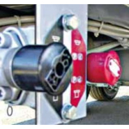 Remorque équipée de rampes arrière en acier et bois