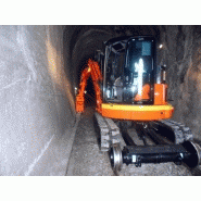 Mini-pelle pour travaux mixtes rail et route