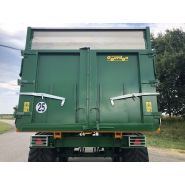 Caisse monocoque en acier SSAB Domex 500 avec panneau avant incliné