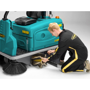 Balayeuse autoportée Rider 1201 EB - idéale pour grandes surfaces, largeur 1210 mm, bac 85L_3