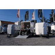 Remorque quad avec plancher antidérapant et anneaux d'ancrage