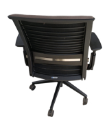 Fauteuil de bureau ergonomique Steelcase Think V2 d'occasion - Confort, style et soutien optimal_3