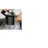 Outil portatif pour marquage profond sur supports sombres