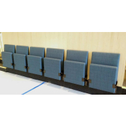 Chaise de salle de conférence et d'auditorium à gradins hauts - HLA-Wall - design Henning Larsen, avec options de tablettes et accoudoirs_3